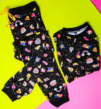 Cargar imagen en el visor de la galería, Guarropijama (Edición Especial)